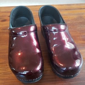 COPY - Dansko Clogs shoes burgundy maroon size 41